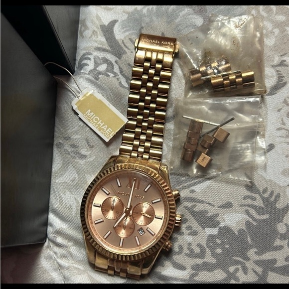 New Micheal kors unisex rose gold watch mk - Picture 3 of 7